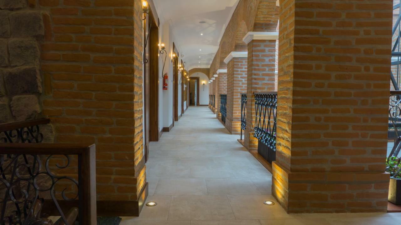 Hotel Otavalo Kültér fotó